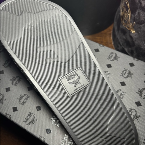 MCM MONOGRAM PRINT BLACK SLIDES - Picture 4 of 4
